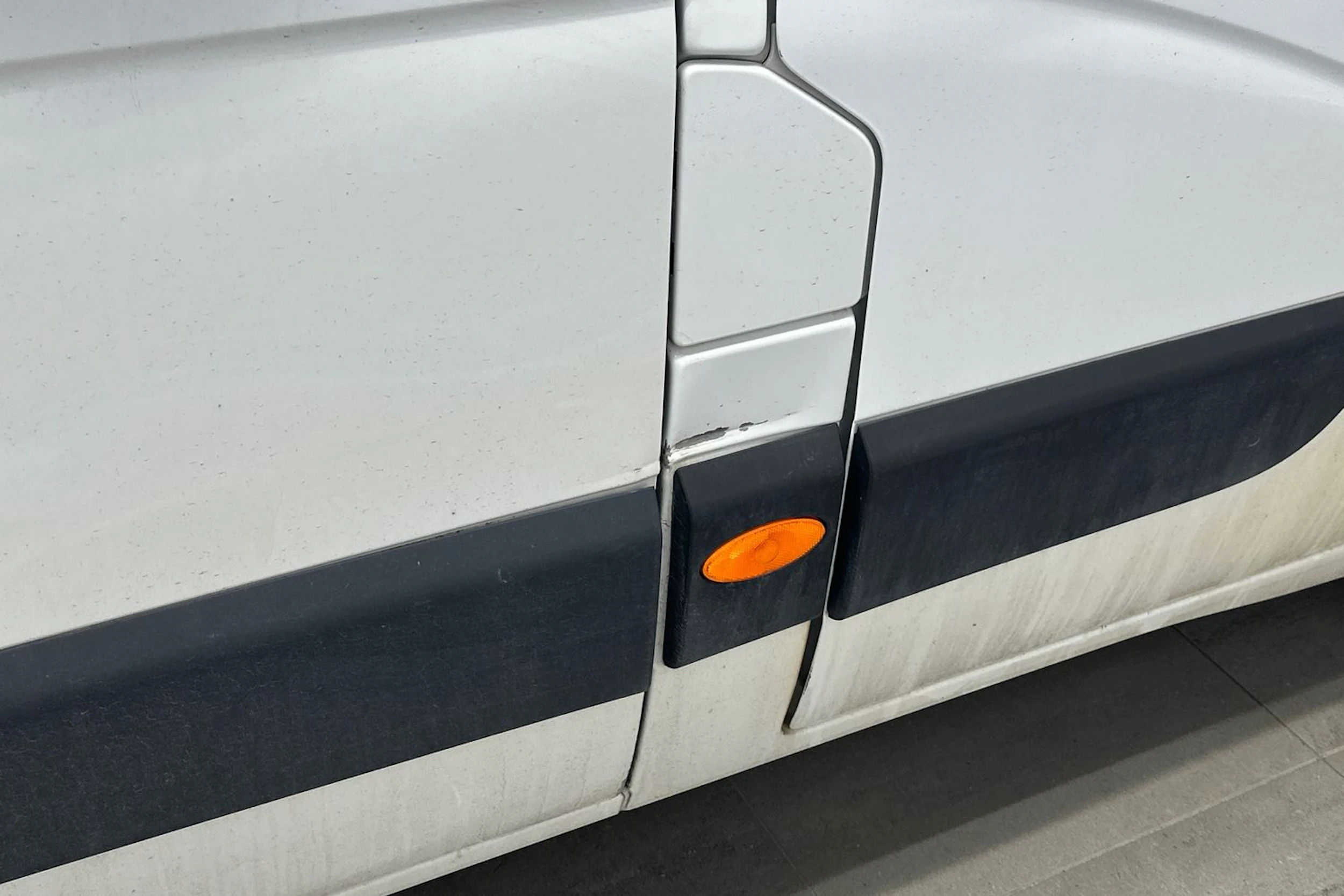 valkoinen Renault Master 2019 kuva 25.