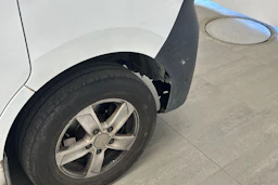 valkoinen Renault Master 2019 kuva 26.