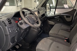 valkoinen Renault Master 2019 kuva 6.