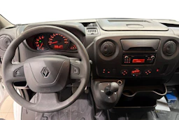 valkoinen Renault Master 2019 kuva 9.