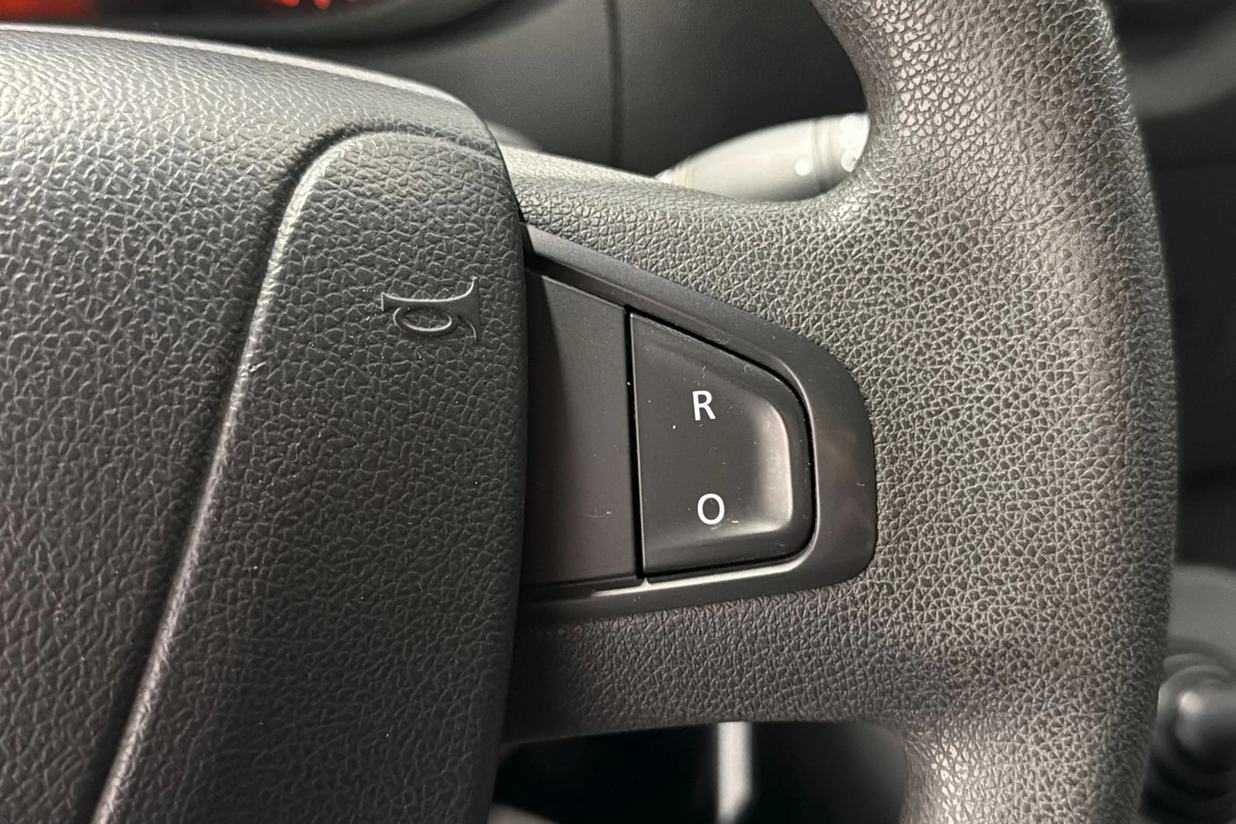 valkoinen Renault Master 2019 kuva 18.