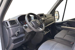 valkoinen Renault Master 2020 kuva 8.