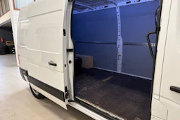 valkoinen Renault Master 2020 kuva 19.