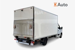 valkoinen Renault Master 2020 kuva 2.