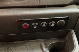 valkoinen Renault Master 2020 kuva 15.