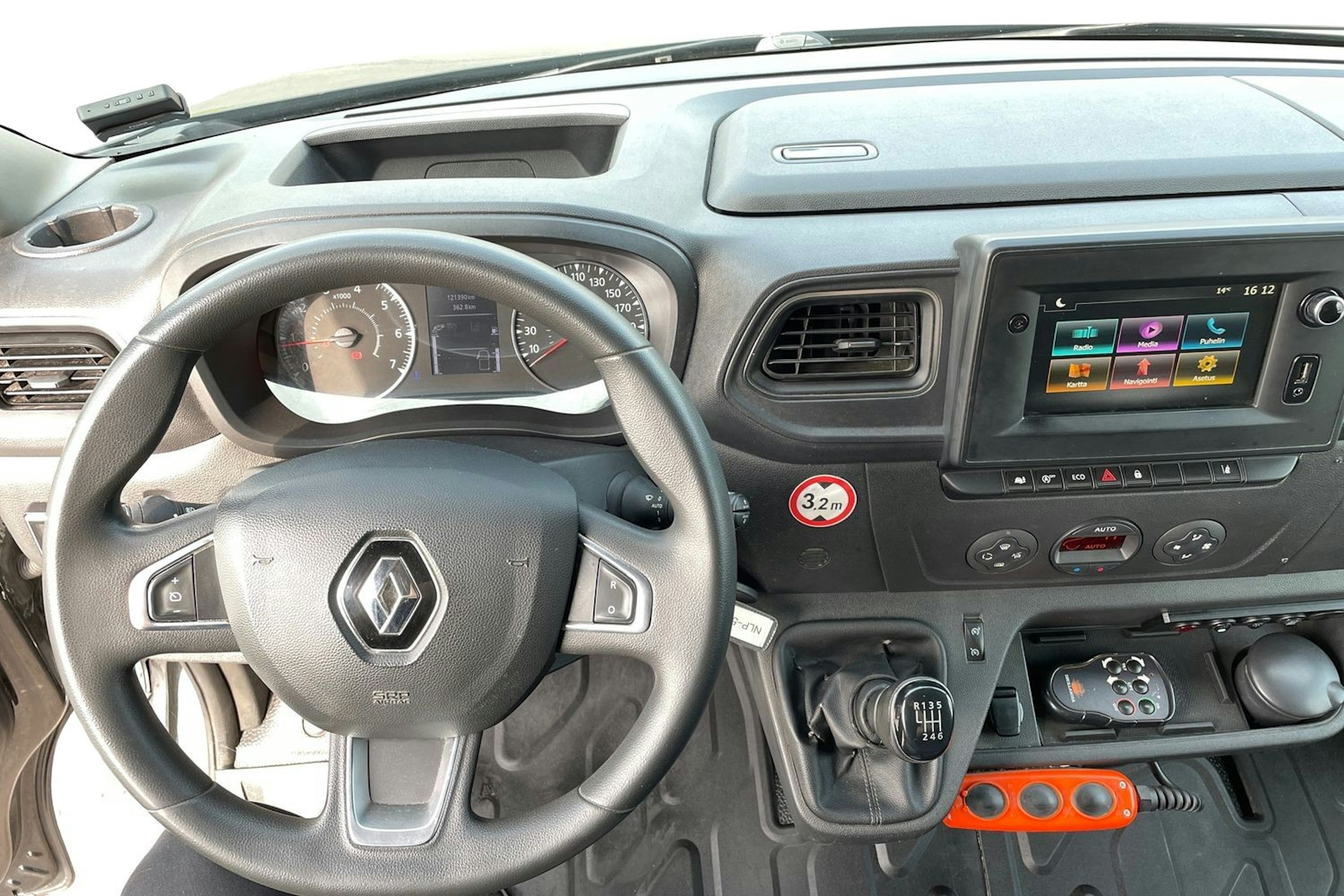 musta Renault Master 2020 kuva 9.