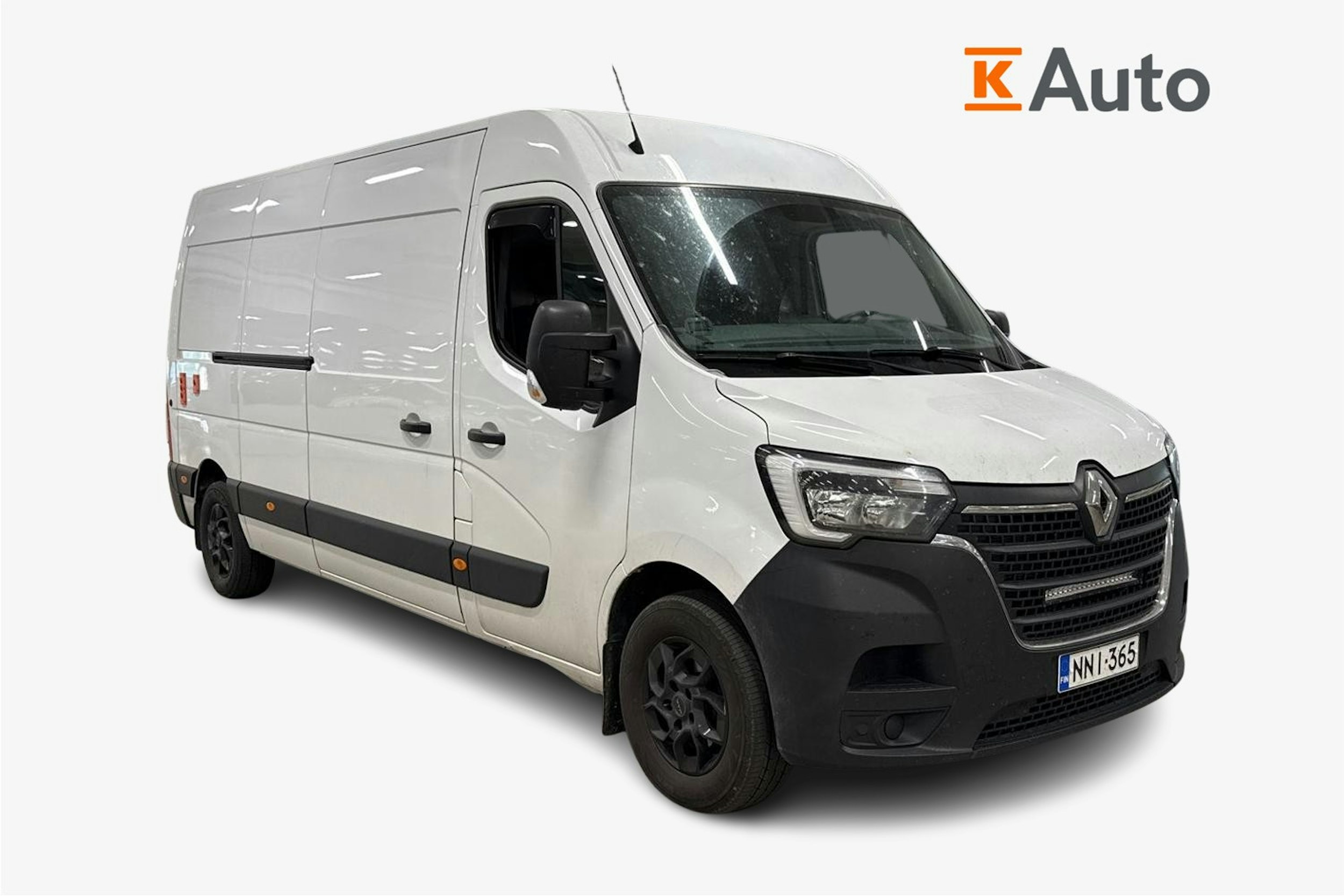 valkoinen Renault Master 2020 kuva 1.