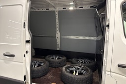 valkoinen Renault Master 2020 kuva 13.