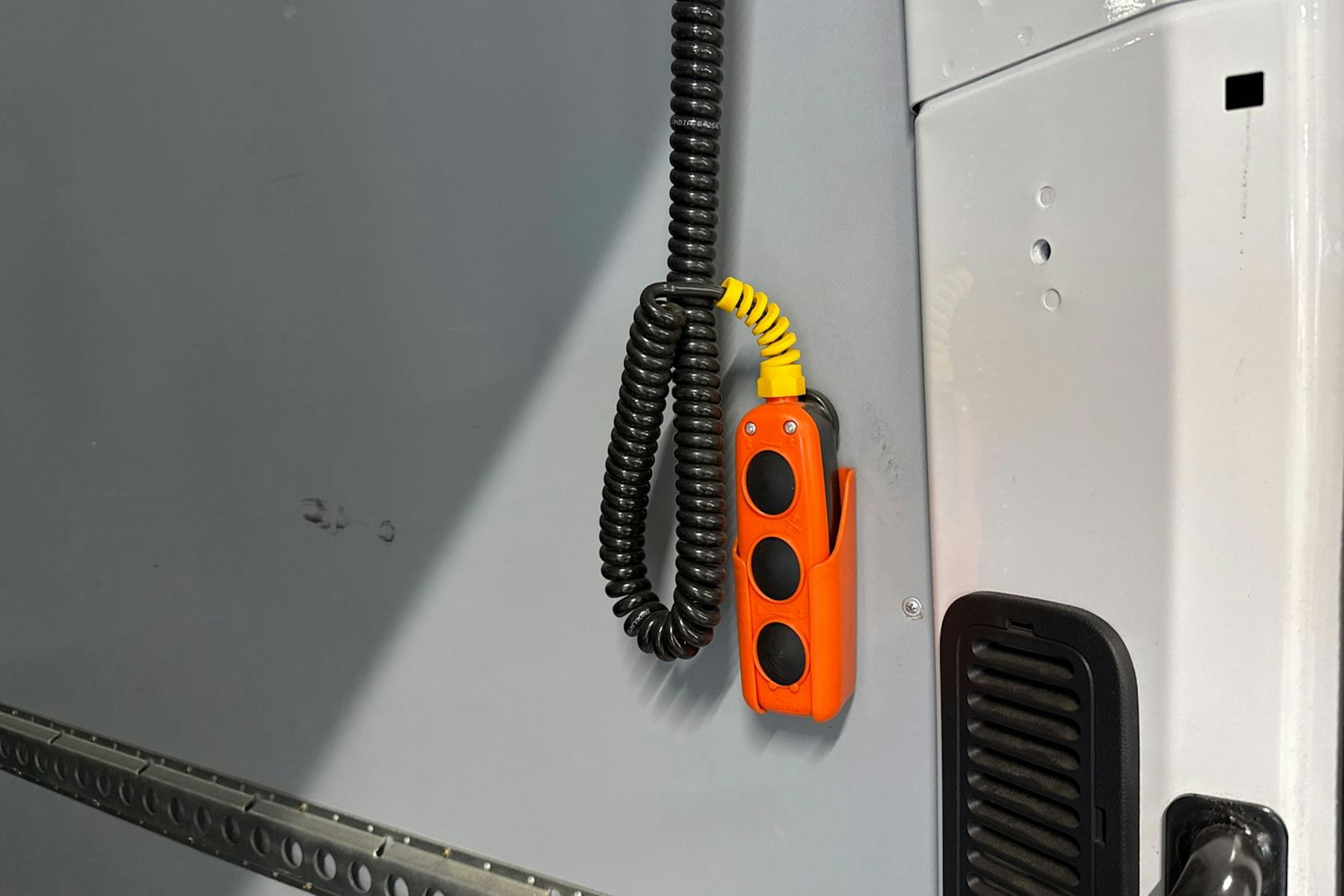valkoinen Renault Master 2020 kuva 24.