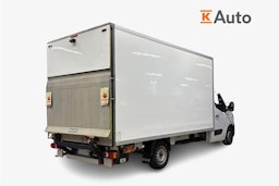 valkoinen Renault Master 2020 kuva 3.