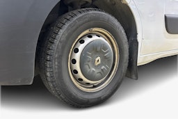 valkoinen Renault Master 2020 kuva 12.