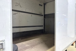 valkoinen Renault Master 2020 kuva 25.