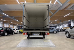 valkoinen Renault Master 2020 kuva 26.