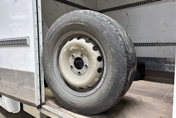 valkoinen Renault Master 2020 kuva 31.