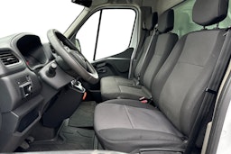 valkoinen Renault Master 2021 kuva 7.