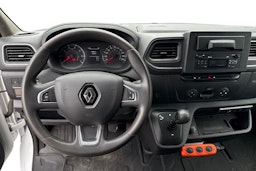 valkoinen Renault Master 2021 kuva 9.