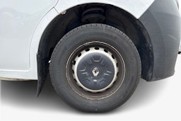 valkoinen Renault Master 2021 kuva 11.