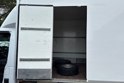 valkoinen Renault Master 2021 kuva 16.