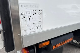 valkoinen Renault Master 2021 kuva 19.