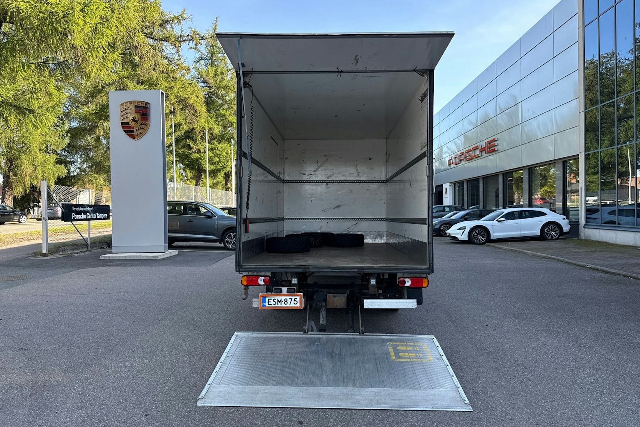 valkoinen Renault Master 2021 kuva 22.
