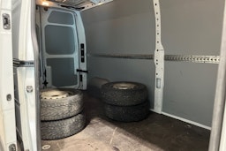 Valkoinen Renault Master 2021 kuva 17.