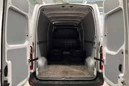 Valkoinen Renault Master 2021 kuva 19.