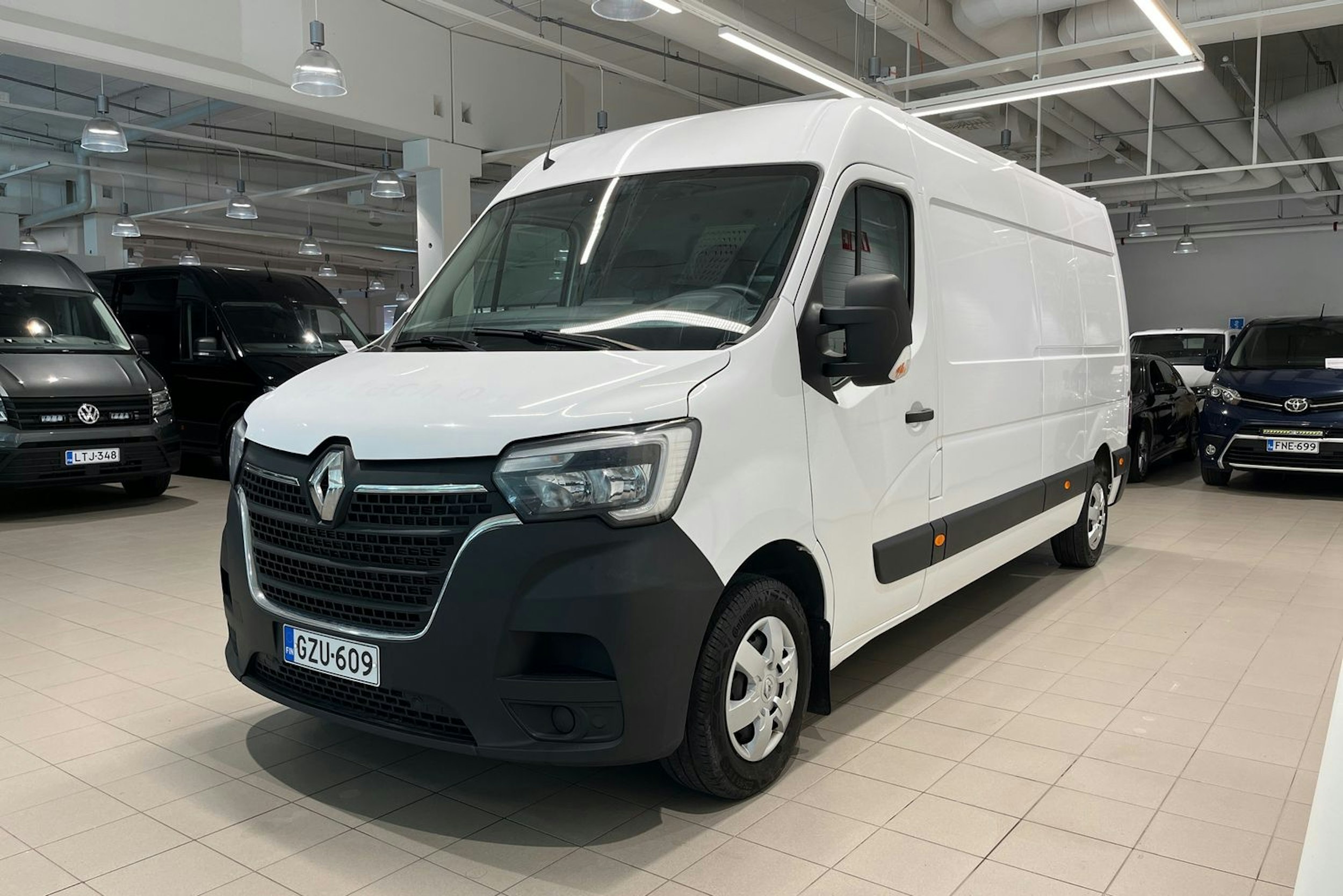 Valkoinen Renault Master 2021 kuva 20.