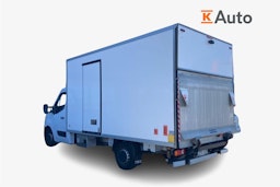 valkoinen Renault Master 2021 kuva 2.