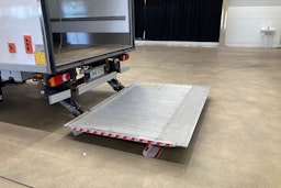 valkoinen Renault Master 2021 kuva 16.