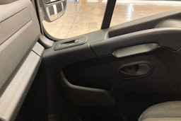 valkoinen Renault Master 2021 kuva 24.