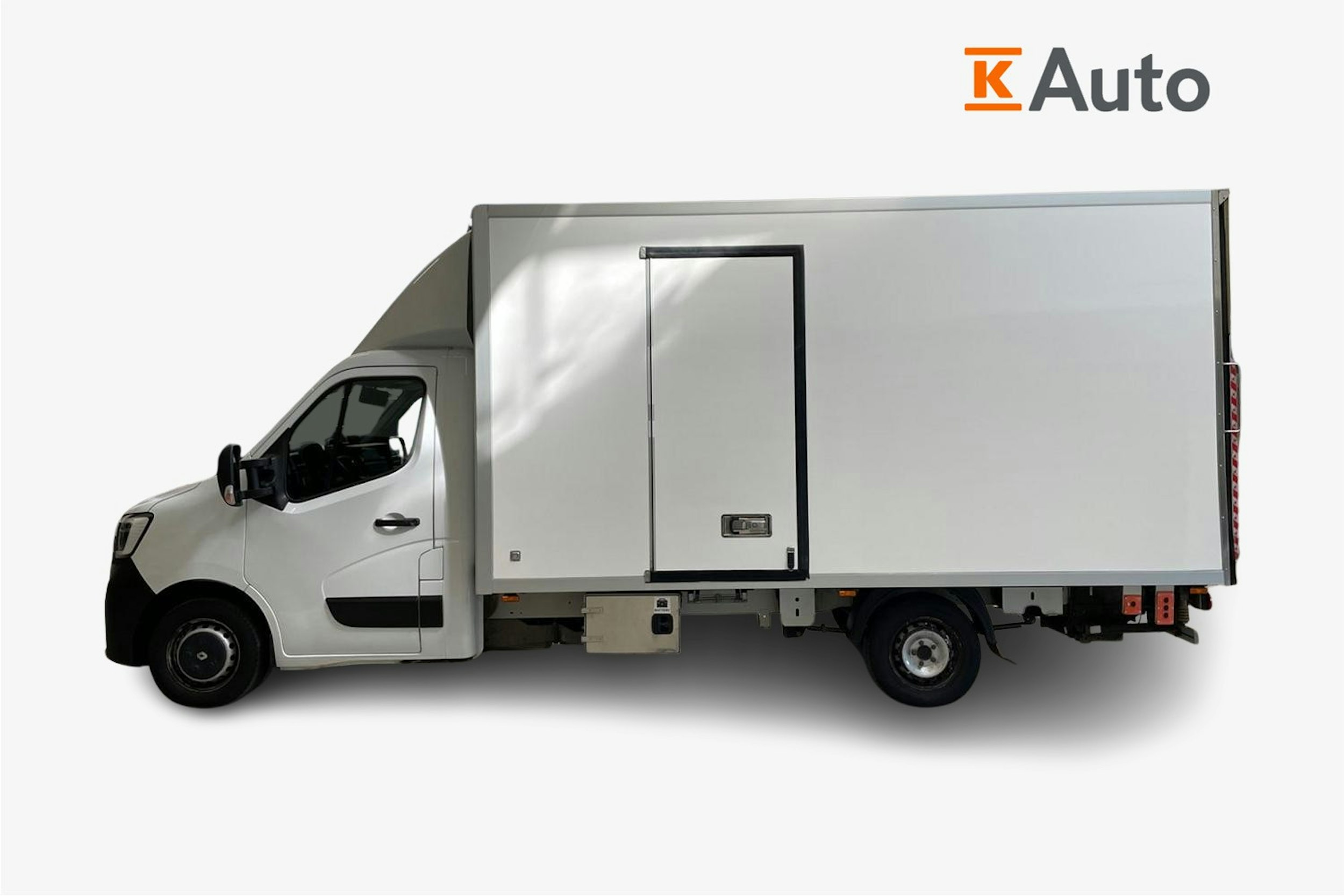 valkoinen Renault Master 2021 kuva 6.