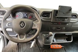 valkoinen Renault Master 2021 kuva 9.