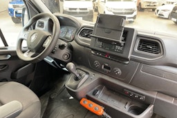 valkoinen Renault Master 2021 kuva 13.