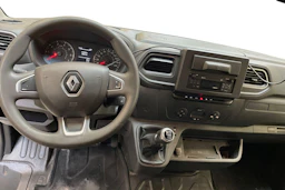 valkoinen Renault Master 2021 kuva 7.