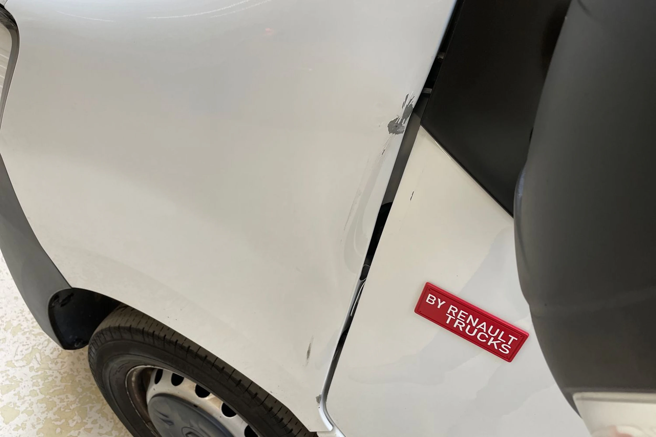 valkoinen Renault Master 2021 kuva 13.