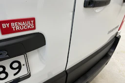 valkoinen Renault Master 2021 kuva 21.