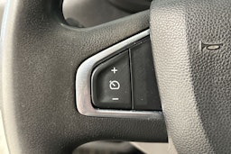 Valkoinen Renault Master 2021 kuva 16.