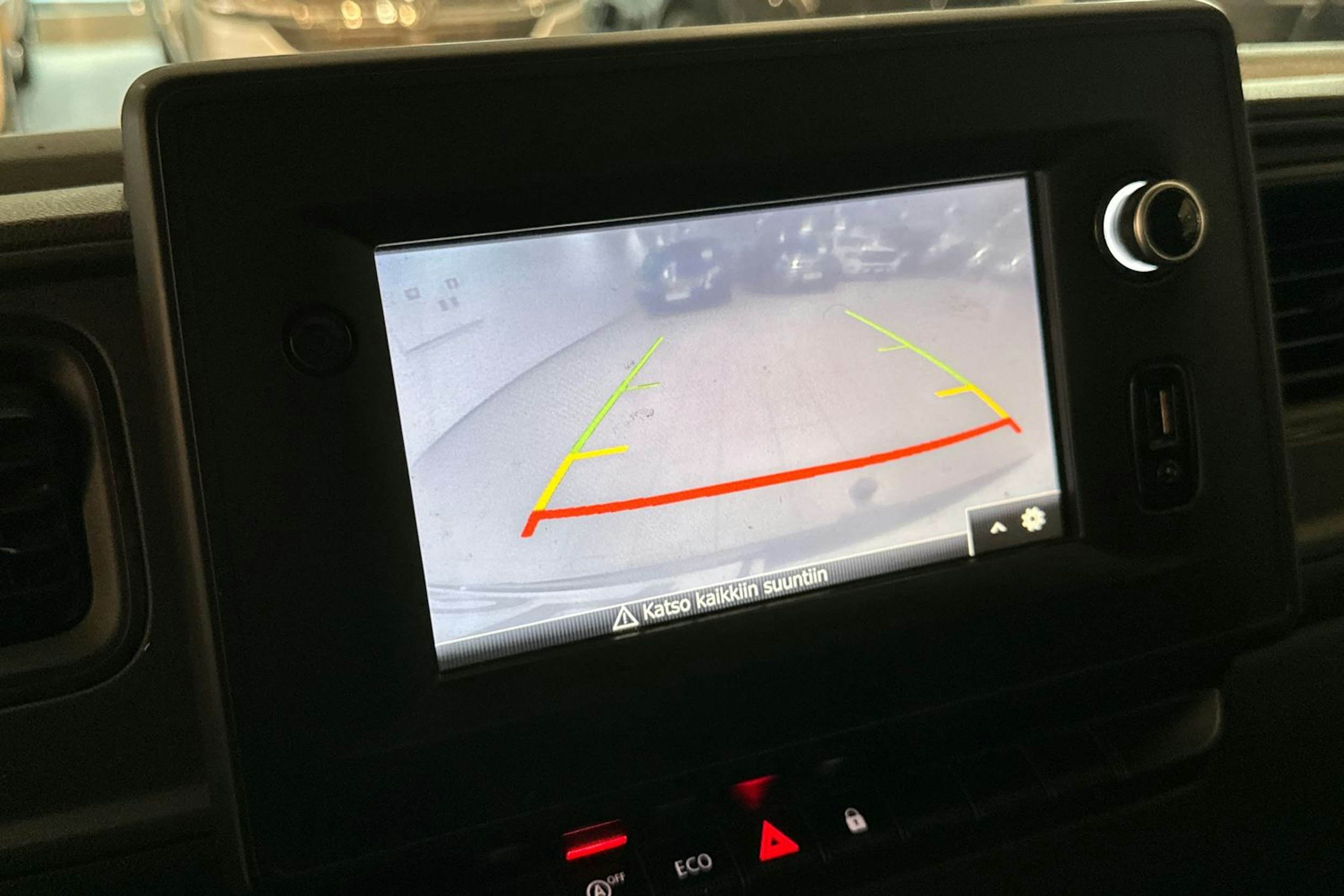 Valkoinen Renault Master 2021 kuva 19.