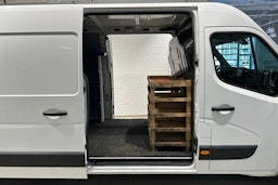 Valkoinen Renault Master 2021 kuva 23.