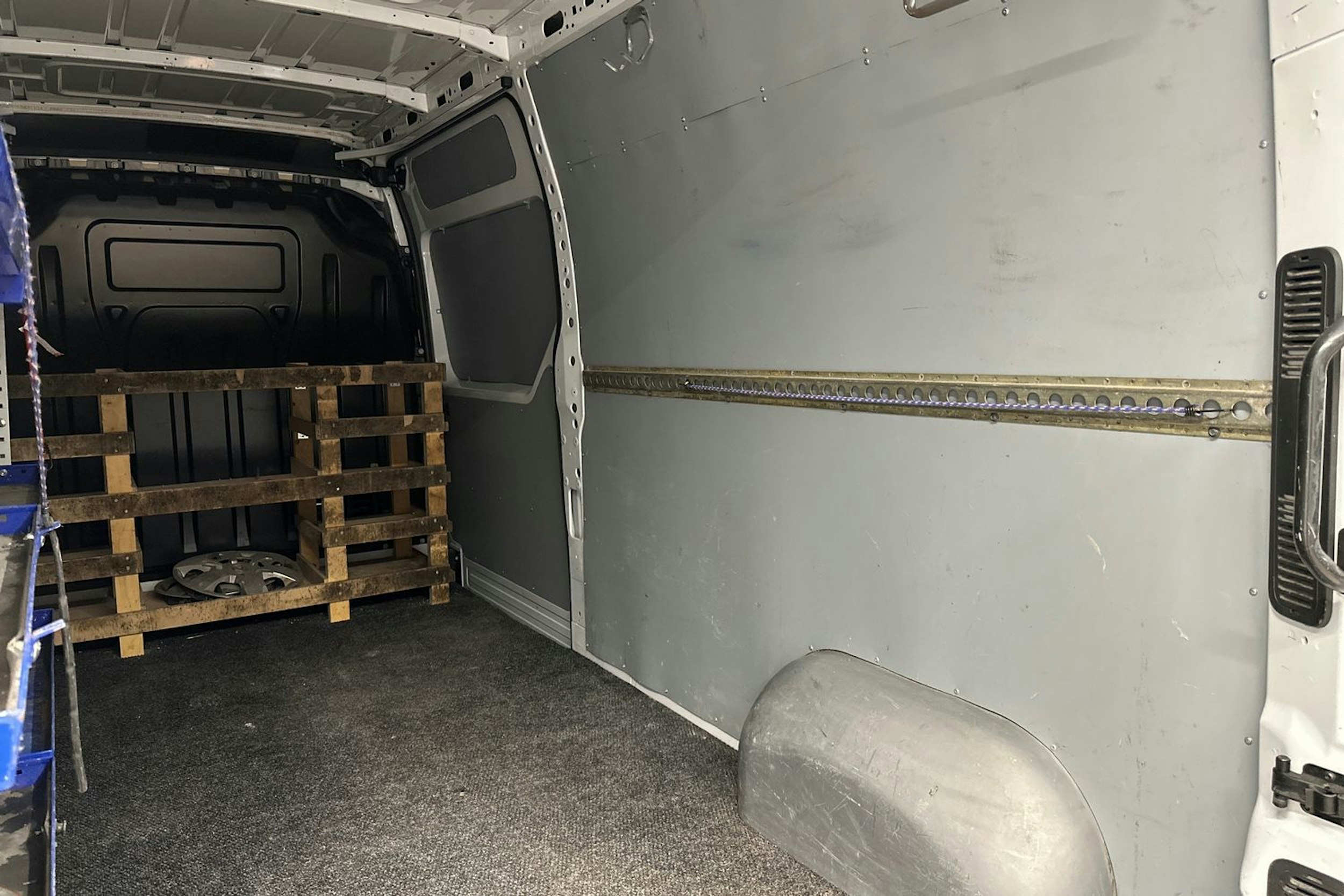 Valkoinen Renault Master 2021 kuva 28.