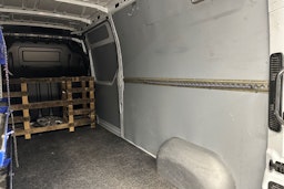 Valkoinen Renault Master 2021 kuva 28.