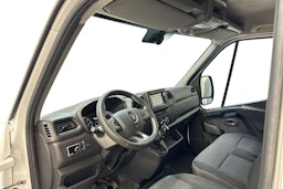 valkoinen Renault Master 2021 kuva 7.