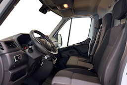 valkoinen Renault Master 2022 kuva 3.