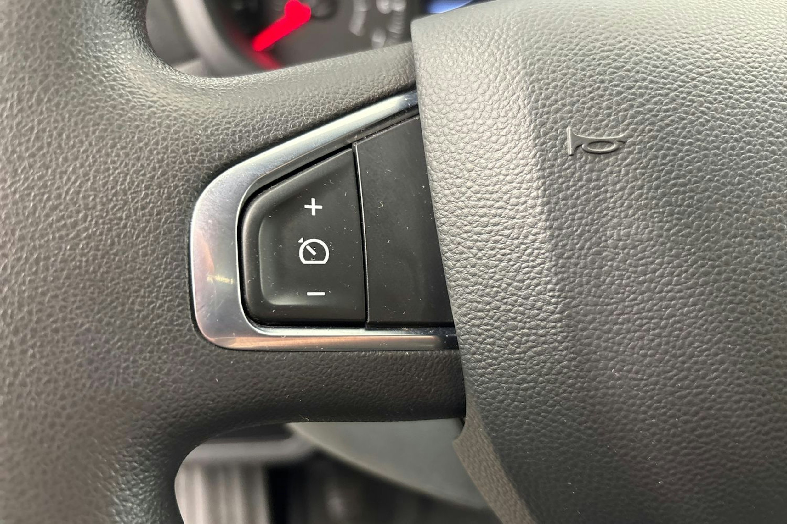 Valkoinen Renault Master 2022 kuva 21.