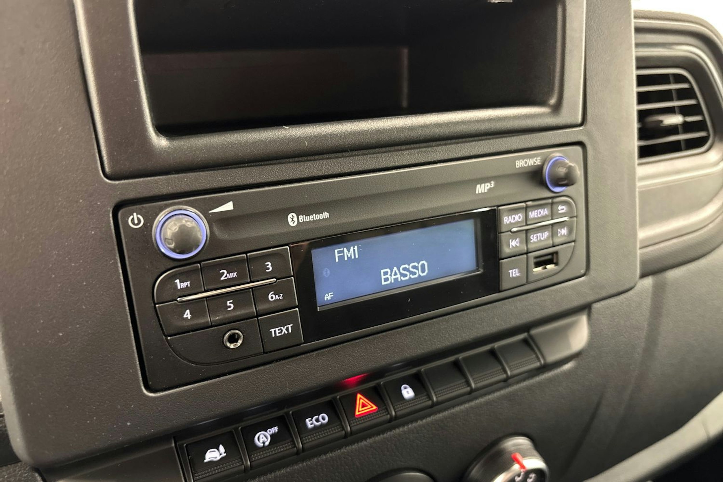 Valkoinen Renault Master 2022 kuva 24.