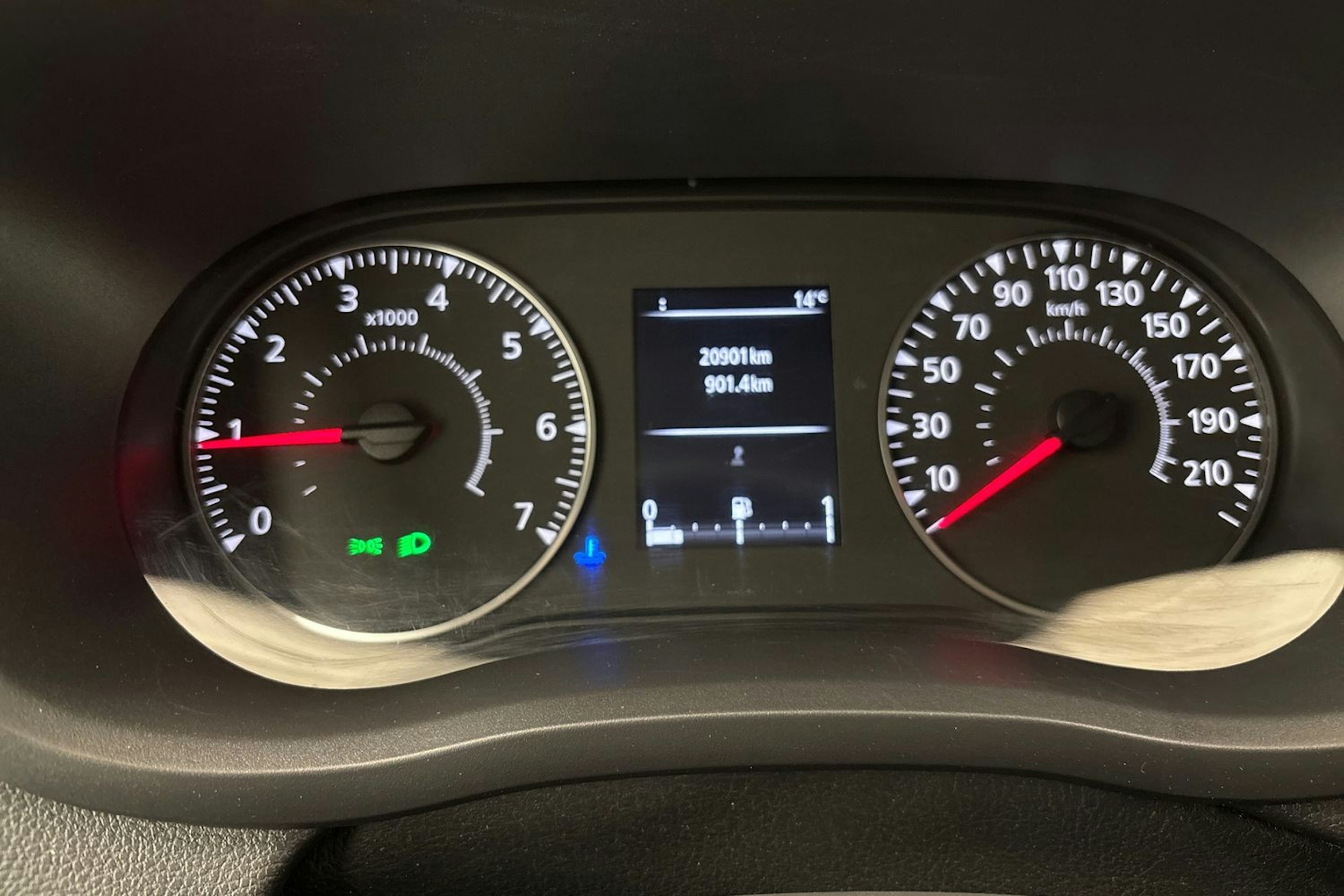 Valkoinen Renault Master 2022 kuva 25.