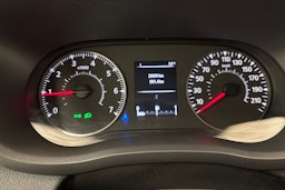 Valkoinen Renault Master 2022 kuva 25.