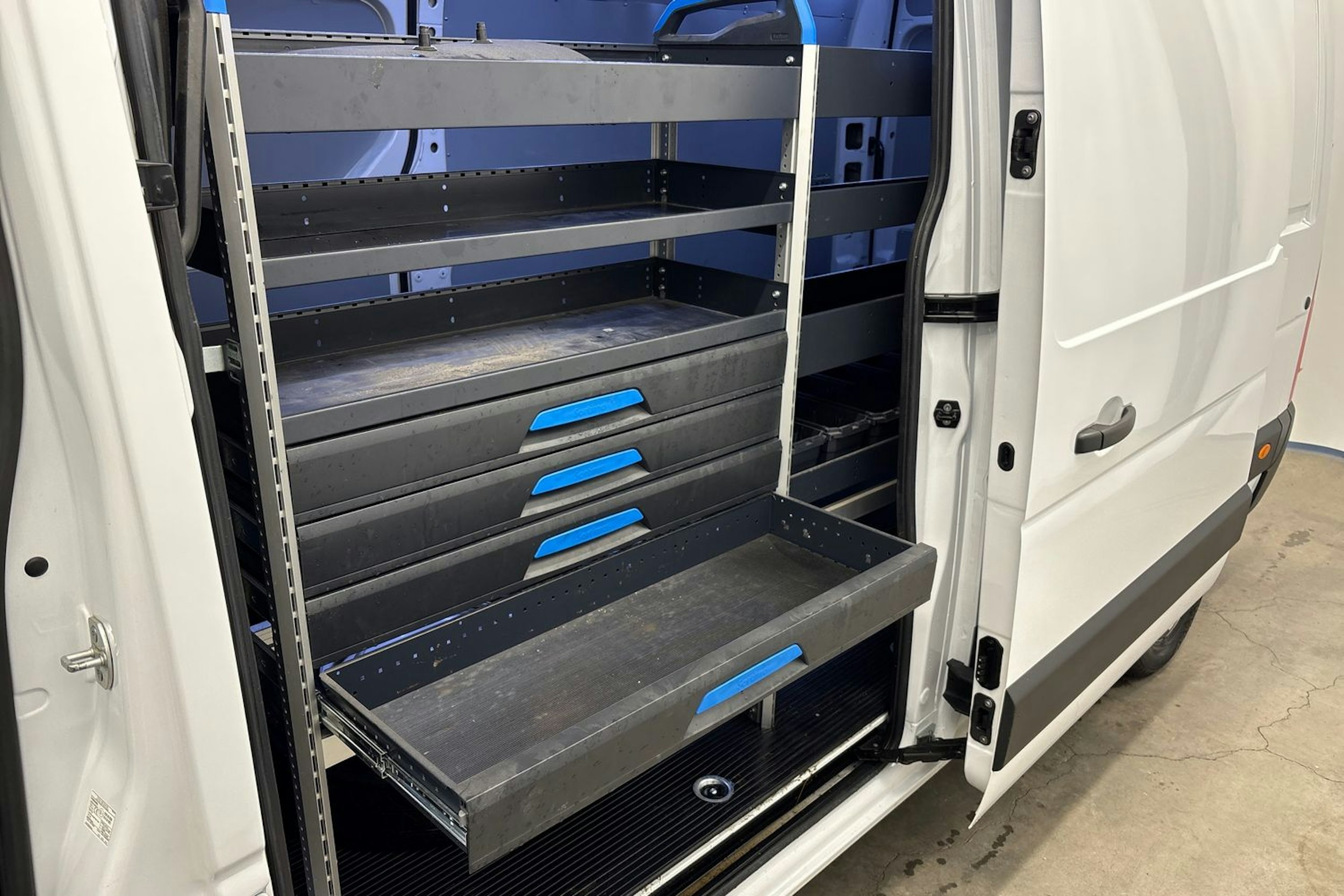 Valkoinen Renault Master 2022 kuva 27.