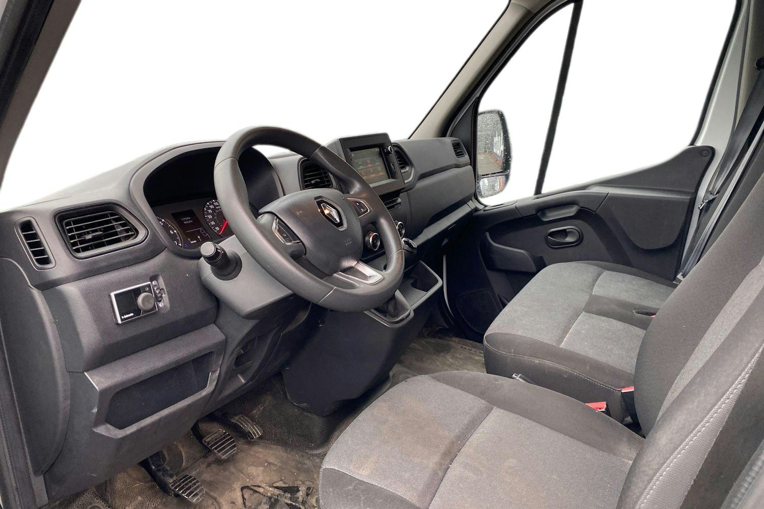 valkoinen Renault Master 2022 kuva 3.