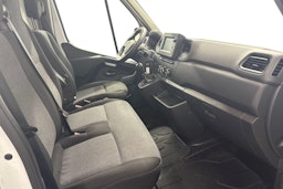 valkoinen Renault Master 2022 kuva 9.